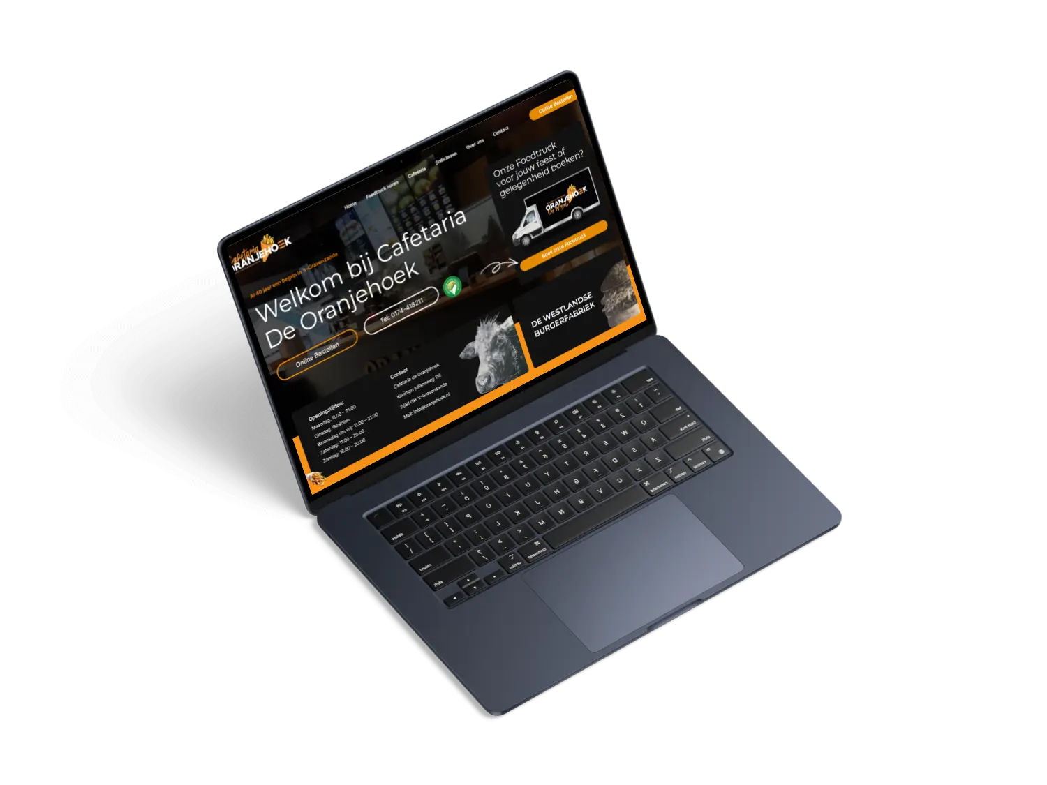 Website van Cafetaria de Oranjehoek op een laptop